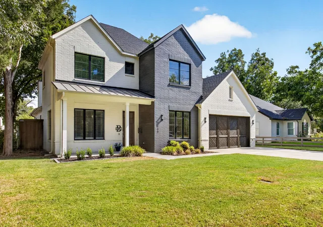 Photo 1 of Single family home for sale at 3837 Englewood Ln, Fort Worth, TX 76107 | MLS# 21376509 | Listing updated on 2026-09-13
