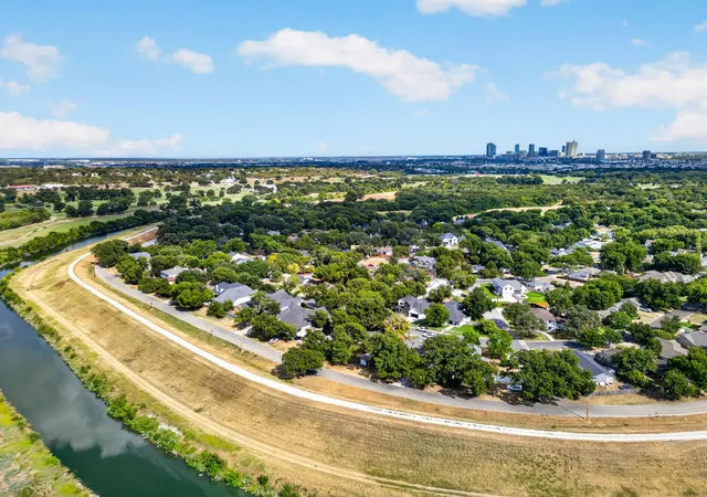 Photo 2 of Single family home for sale at 3837 Englewood Ln, Fort Worth, TX 76107 | MLS# 21376509 | Listing updated on 2026-09-13