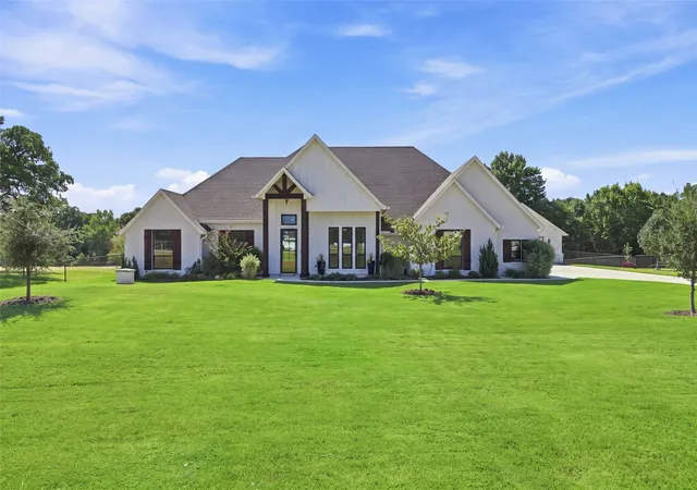 Photo 1 of Single family home for sale at 1072 Paradise Pkwy, Poolville, TX 76487 | MLS# 21373321 | Listing updated on 2026-09-30