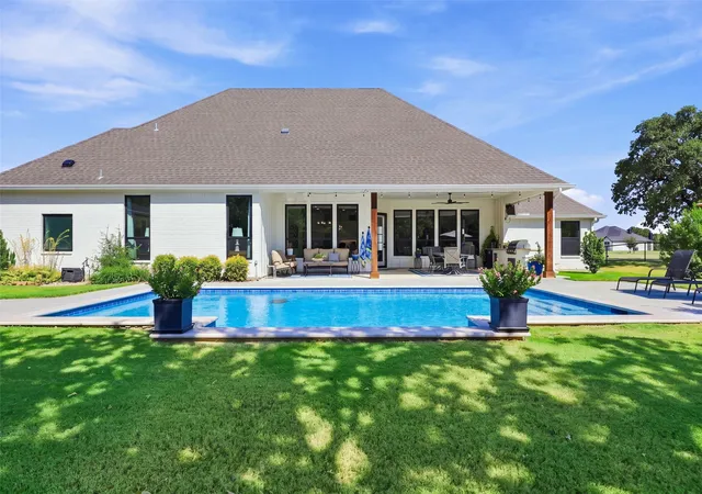Photo 3 of Single family home for sale at 1072 Paradise Pkwy, Poolville, TX 76487 | MLS# 21373321 | Listing updated on 2026-09-30