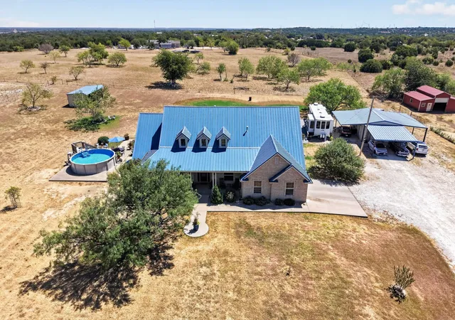 Photo 4 of Single family home for sale at 248 Fm 3118, Clifton, TX 76634 | MLS# 21378321 | Listing updated on 2026-09-29