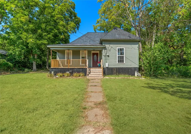Photo 1 of Single family home for sale at 1216 Wesley St, Greenville, TX 75401 | MLS# 21378901 | Listing updated on 2026-09-11