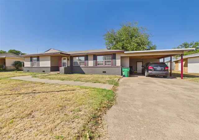 Photo 3 of Single family home for sale at 711 West Ave, Electra, TX 76360 | MLS# 21378894 | Listing updated on 2026-09-23