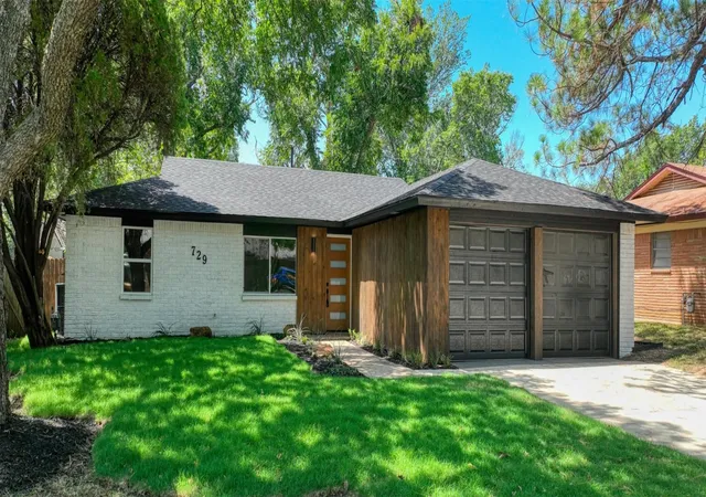 Photo 40 of Single family home for sale at 729 Oakwood Ave, Hurst, TX 76053 | MLS# 21378919 | Listing updated on 2026-09-11
