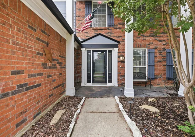 Photo 3 of Single family home for sale at 4708 Glenbrook Dr, Grapevine, TX 76051 | MLS# 21378780 | Listing updated on 2026-10-04