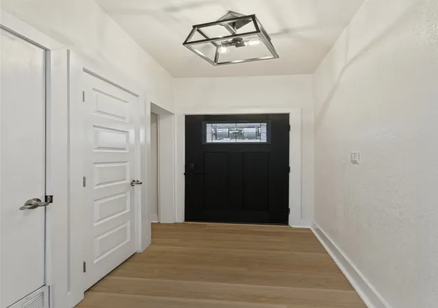 Photo 2 of Single family home for sale at 5333 Westminster Ct S, Fort Worth, TX 76133 | MLS# 21378905 | Listing updated on 2026-09-13