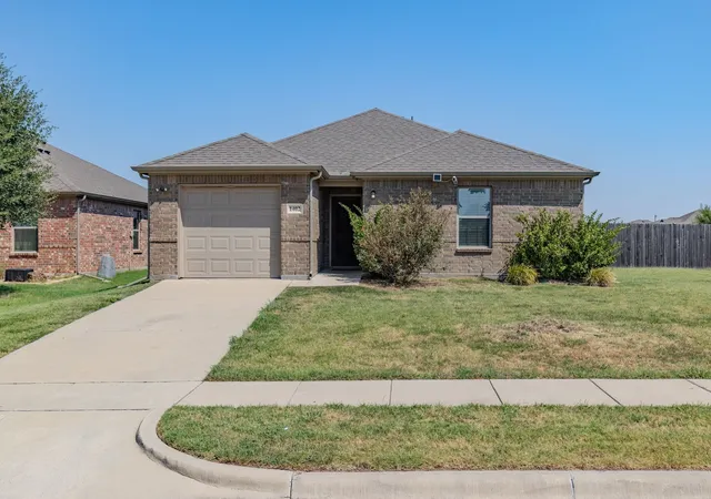 Photo 2 of Sale Pending at 1402 Warringwood Dr, Greenville, TX 75402 | MLS# 21378925 | Listing updated on 2026-09-21