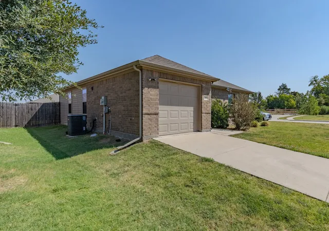 Photo 3 of Sale Pending at 1402 Warringwood Dr, Greenville, TX 75402 | MLS# 21378925 | Listing updated on 2026-09-21