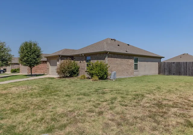 Photo 3 of Sale Pending at 1402 Warringwood Dr, Greenville, TX 75402 | MLS# 21378925 | Listing updated on 2026-09-21