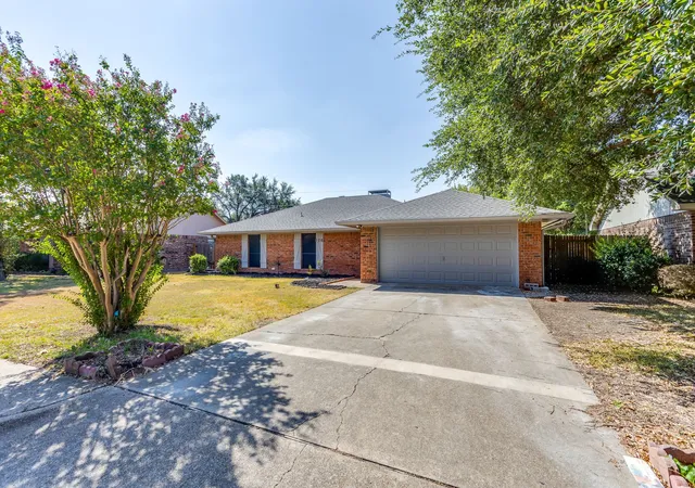 Photo 1 of Sale Pending at 106 Sidney Dr, Glenn Heights, TX 75154 | MLS# 21378927 | Listing updated on 2026-09-20