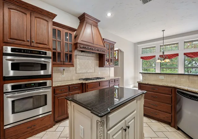 Photo 3 of Sale Pending at 3905 Andrew Ave, Denton, TX 76210 | MLS# 21378971 | Listing updated on 2026-09-29