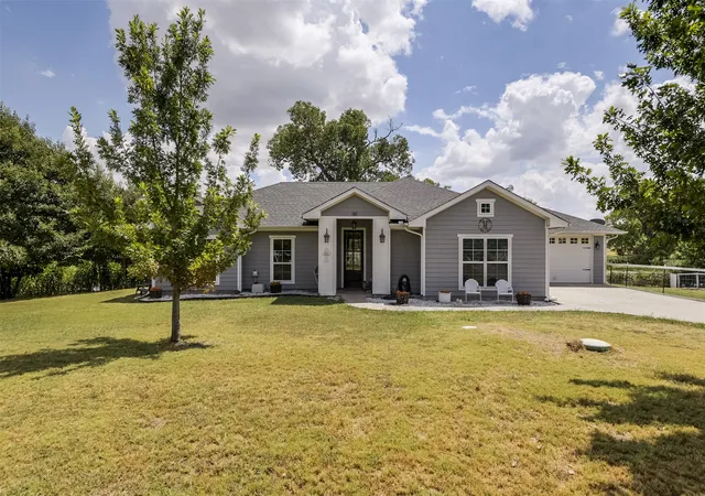 Photo 2 of Single family home for sale at 161 Laurie Ln, Waxahachie, TX 75165 | MLS# 21376397 | Listing updated on 2026-09-09