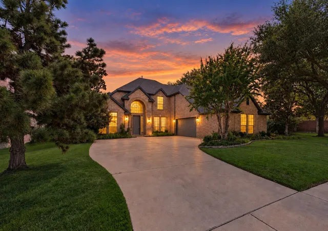 Photo 1 of Single family home for sale at 4017 Beacon St, Flower Mound, TX 75028 | MLS# 21378261 | Listing updated on 2026-09-09