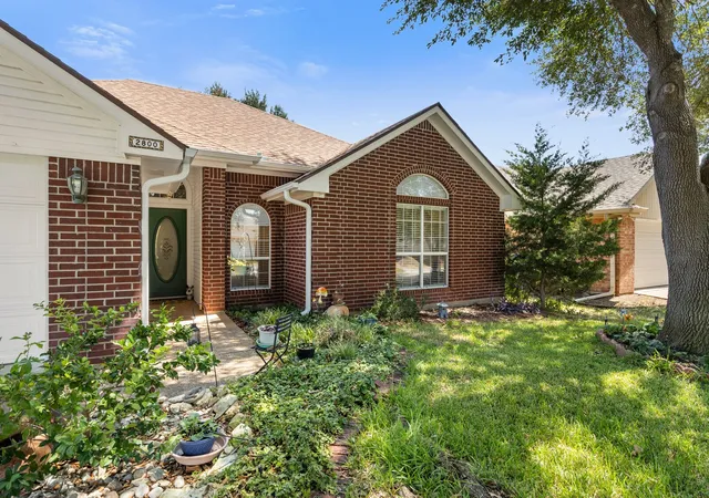Photo 2 of Single family home for sale at 2800 Comanche Trl, Waco, TX 76712 | MLS# 21379006 | Listing updated on 2026-10-06