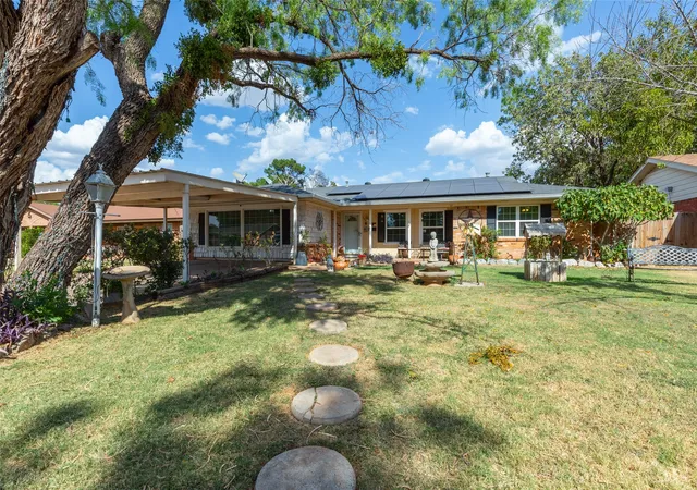 Photo 1 of Single family home for sale at 2001 Minter Ln, Abilene, TX 79603 | MLS# 21378404 | Listing updated on 2026-09-08