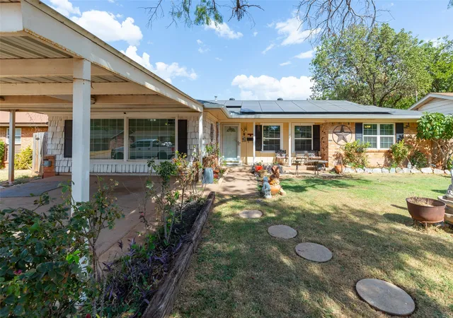 Photo 3 of Single family home for sale at 2001 Minter Ln, Abilene, TX 79603 | MLS# 21378404 | Listing updated on 2026-09-08
