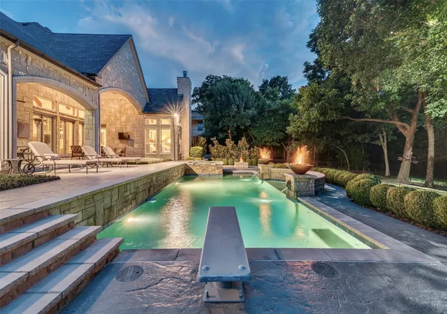 Photo 3 of Sale Pending at 3809 Cantera Ln, Richardson, TX 75082 | MLS# 21377353 | Listing updated on 2026-09-29