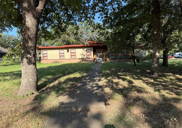 Photo 1 of Single family home for sale at 2939 Field St, Haltom City, TX 76117 | MLS# 21379054 | Listing updated on 2026-09-14