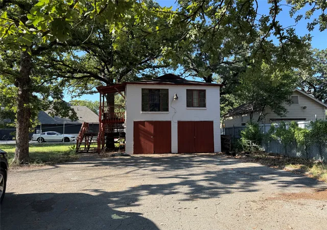 Photo 4 of Single family home for sale at 2939 Field St, Haltom City, TX 76117 | MLS# 21379054 | Listing updated on 2026-09-14