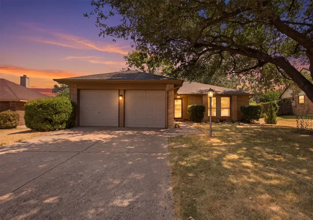 Photo 1 of Single family home for sale at 6417 Shasta Trl, Fort Worth, TX 76133 | MLS# 21379084 | Listing updated on 2026-09-14