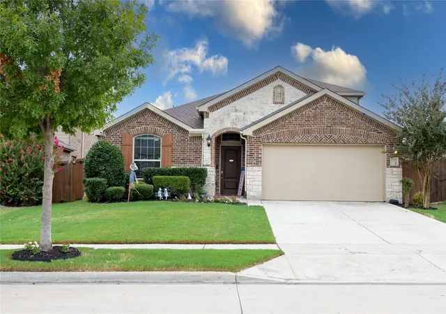 Photo 3 of Single family home for sale at 3115 Cassinia Pkwy, Heartland, TX 75126 | MLS# 21378241 | Listing updated on 2026-09-28
