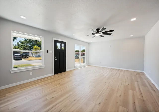 Photo 2 of Sale Pending at 5517 Cottey St, Fort Worth, TX 76119 | MLS# 21379077 | Listing updated on 2026-09-29