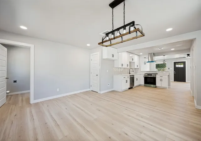 Photo 4 of Sale Pending at 5517 Cottey St, Fort Worth, TX 76119 | MLS# 21379077 | Listing updated on 2026-09-29