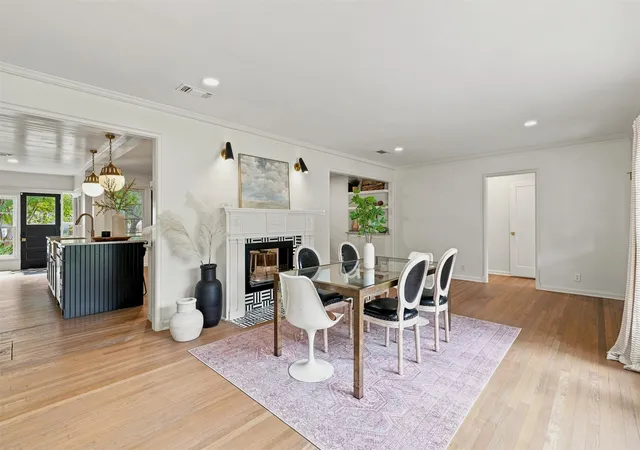 Photo 3 of Single family home for sale at 800 N Waddill St, Mc Kinney, TX 75069 | MLS# 21377874 | Listing updated on 2026-09-14