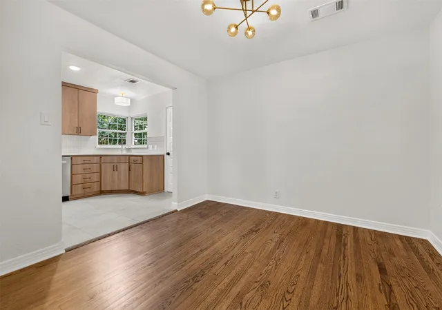 Photo 4 of Sale Pending at 3825 Weyburn Dr, Fort Worth, TX 76109 | MLS# 21377033 | Listing updated on 2026-09-14