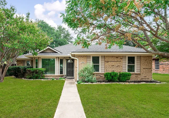 Photo 1 of Single family home for sale at 1309 Marigold Dr, Allen, TX 75002 | MLS# 21377290 | Listing updated on 2026-09-25