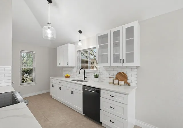 Photo 2 of Single family home for sale at 1309 Marigold Dr, Allen, TX 75002 | MLS# 21377290 | Listing updated on 2026-09-25