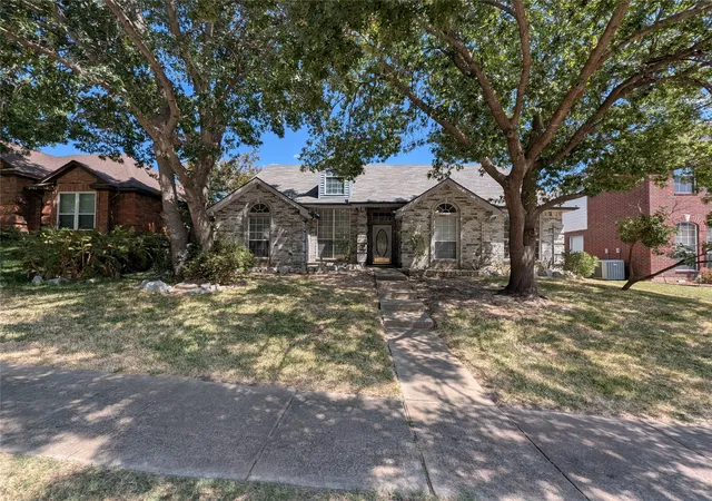Photo 1 of Single family home for sale at 2737 Windswept Ln, Mesquite, TX 75181 | MLS# 21379103 | Listing updated on 2026-09-14