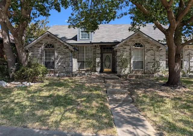 Photo 2 of Single family home for sale at 2737 Windswept Ln, Mesquite, TX 75181 | MLS# 21379103 | Listing updated on 2026-09-14