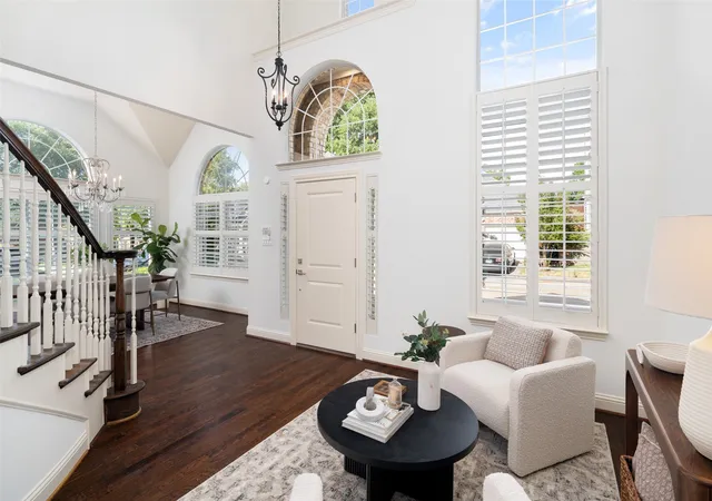 Photo 2 of Sale Pending at 8915 White Pine Ln, Dallas, TX 75238 | MLS# 21378592 | Listing updated on 2026-09-22