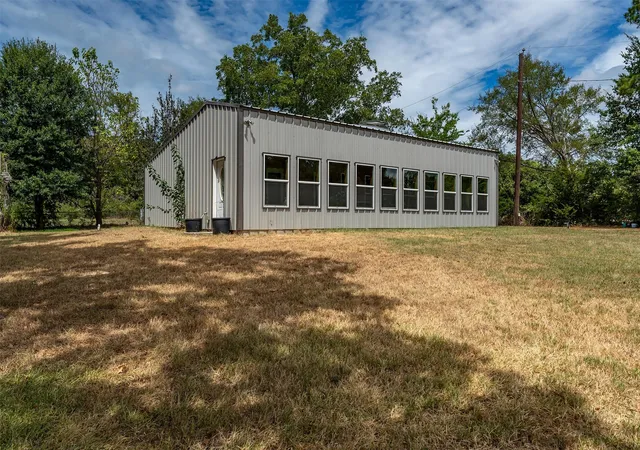 Photo 32 of Single family home for sale at 6899 Tx 19 Hwy, Palestine, TX 75803 | MLS# 21379147 | Listing updated on 2026-10-06