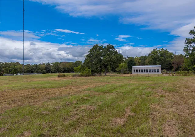 Photo 3 of Single family home for sale at 6899 Tx 19 Hwy, Palestine, TX 75803 | MLS# 21379147 | Listing updated on 2026-10-06