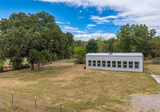Photo 4 of Single family home for sale at 6899 Tx 19 Hwy, Palestine, TX 75803 | MLS# 21379147 | Listing updated on 2026-10-06