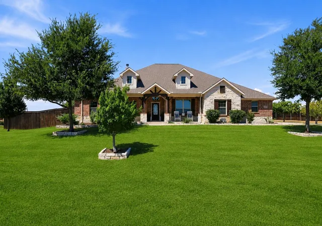 Photo 2 of Sale Pending at 113 High Vista Rd, Decatur, TX 76234 | MLS# 21375654 | Listing updated on 2026-09-15