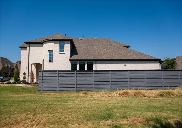 Photo 4 of Single family home for sale at 1025 Cottonseed St, Little Elm, TX 76227 | MLS# 21377319 | Listing updated on 2026-09-09