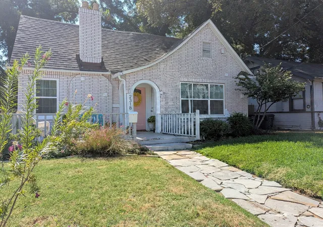 Photo 1 of Single family home for sale at 2318 Poplar St, Dallas, TX 75215 | MLS# 21378195 | Listing updated on 2026-09-09