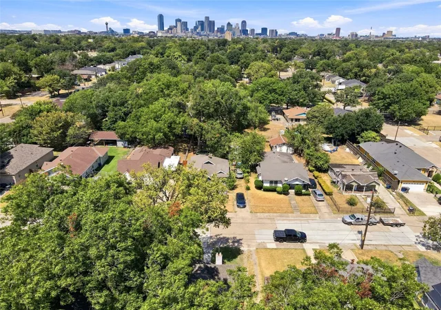Photo 3 of Single family home for sale at 2318 Poplar St, Dallas, TX 75215 | MLS# 21378195 | Listing updated on 2026-09-09