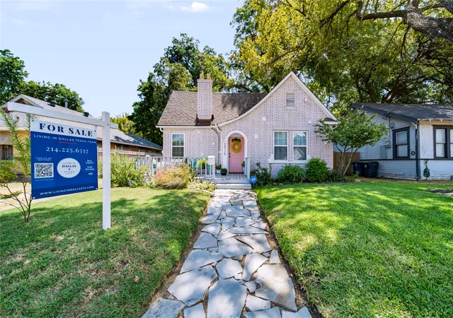 Photo 4 of Single family home for sale at 2318 Poplar St, Dallas, TX 75215 | MLS# 21378195 | Listing updated on 2026-09-09