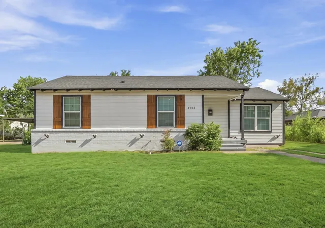 Photo 1 of Single family home for sale at 2406 Jennings Ave, Dallas, TX 75216 | MLS# 21379175 | Listing updated on 2026-10-01