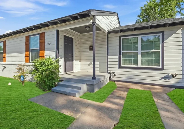 Photo 2 of Single family home for sale at 2406 Jennings Ave, Dallas, TX 75216 | MLS# 21379175 | Listing updated on 2026-10-01