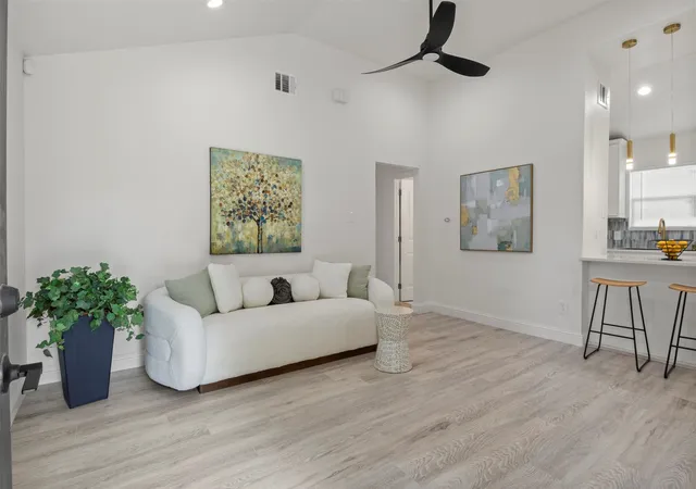 Photo 3 of Single family home for sale at 2406 Jennings Ave, Dallas, TX 75216 | MLS# 21379175 | Listing updated on 2026-10-01