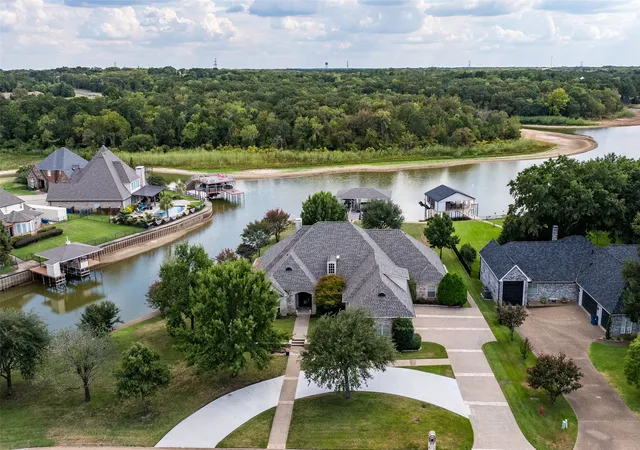Photo 38 of Single family home for sale at 229 Lakeside Dr, Malakoff, TX 75148 | MLS# 21378569 | Listing updated on 2026-10-05