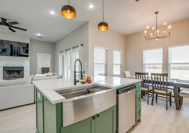 Photo 2 of Single family home for sale at 920 Kite Rd, Mineral Wells, TX 76067 | MLS# 21378130 | Listing updated on 2026-09-23