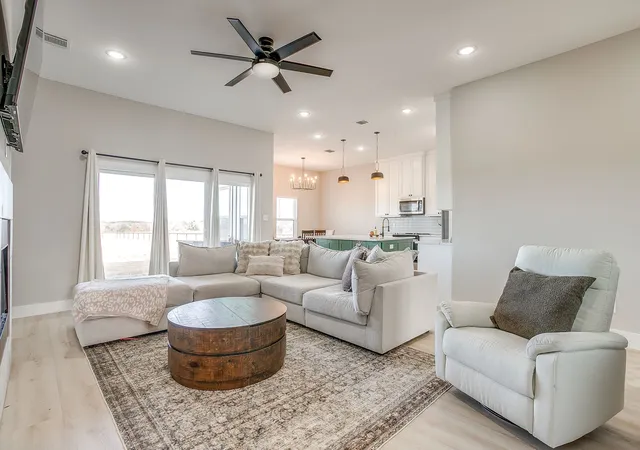 Photo 4 of Single family home for sale at 920 Kite Rd, Mineral Wells, TX 76067 | MLS# 21378130 | Listing updated on 2026-09-23