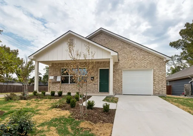 Photo 1 of Single family home for sale at 2650 Southland St, Dallas, TX 75215 | MLS# 21379242 | Listing updated on 2026-09-09