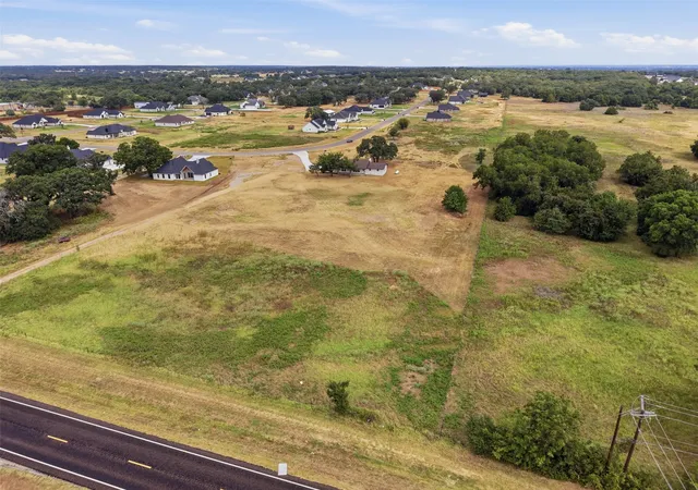 Photo 21 of Sale Pending at 1024 Arbor Vista Dr, Azle, TX 76020 | MLS# 21378993 | Listing updated on 2026-09-28
